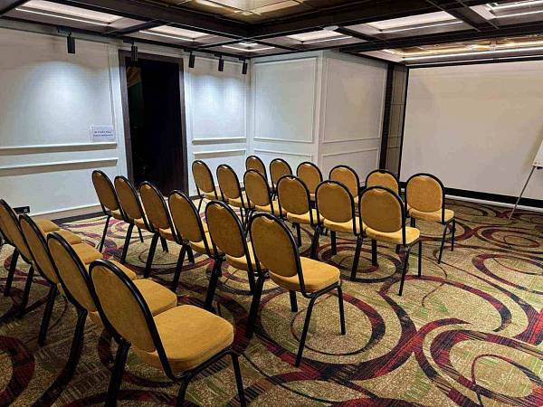 Конференц-зал «Солнечный» в укрытии в отеле Optima Collection Подол Плаза фото №114370