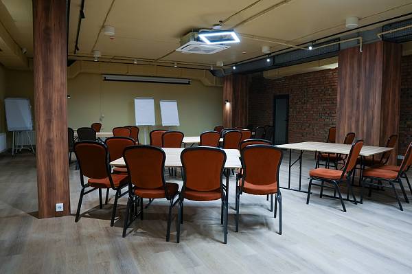 «Янтарный» конференц-зал в укрытии в отеле Optima Collection River Park  фото №114389